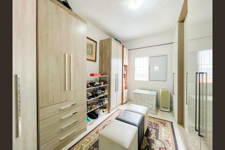 Casa à venda com 181m², 3 quartos e 2 vagasQuarto 2 (Closet)