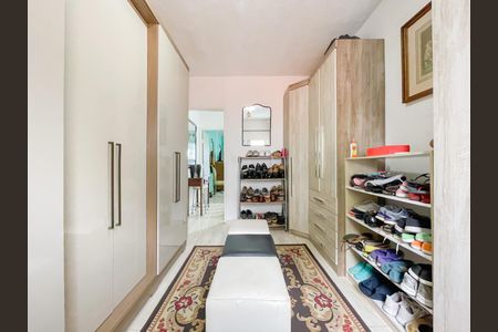 Casa à venda com 181m², 3 quartos e 2 vagasQuarto 2 (Closet)