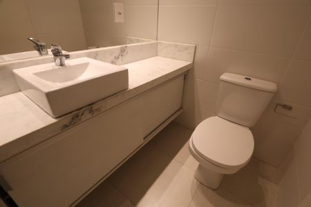 Casa de condomínio à venda com 150m², 3 quartos e 2 vagasBanheiro