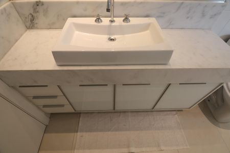 Casa de condomínio à venda com 150m², 3 quartos e 2 vagasBanheiro suíte 2