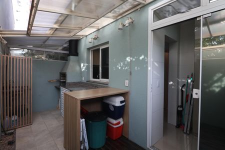 Casa de condomínio à venda com 150m², 3 quartos e 2 vagasEspaço Gourmet