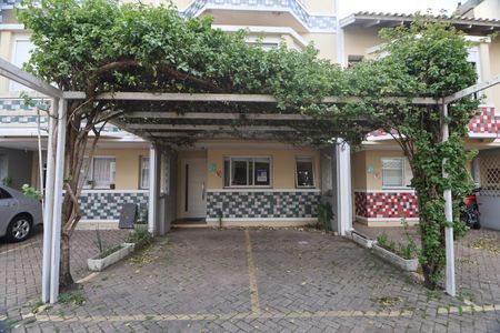 Casa de condomínio à venda com 150m², 3 quartos e 2 vagasFachada e placa