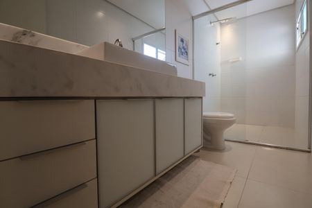 Casa de condomínio à venda com 150m², 3 quartos e 2 vagasBanheiro suíte 2