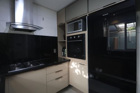 Casa de condomínio à venda com 150m², 3 quartos e 2 vagasCozinha - Armários