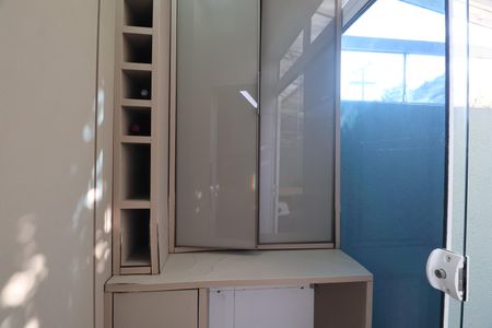 Casa de condomínio à venda com 150m², 3 quartos e 2 vagasLavanderia