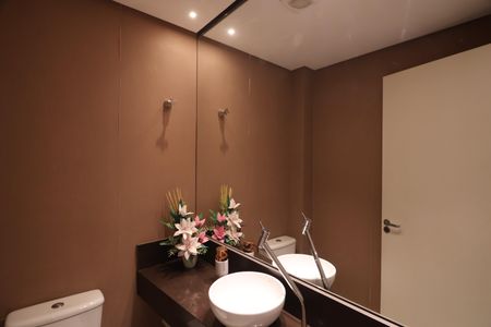 Casa de condomínio à venda com 150m², 3 quartos e 2 vagasLavabo