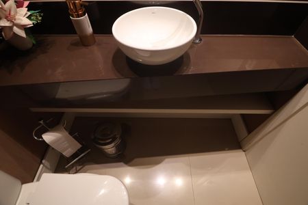 Casa de condomínio à venda com 150m², 3 quartos e 2 vagasLavabo