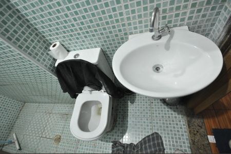 Casa à venda com 98m², 5 quartos e sem vagaBanheiro 4