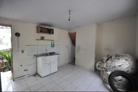 Casa à venda com 98m², 5 quartos e sem vagaSala /Quarto/Cozinha