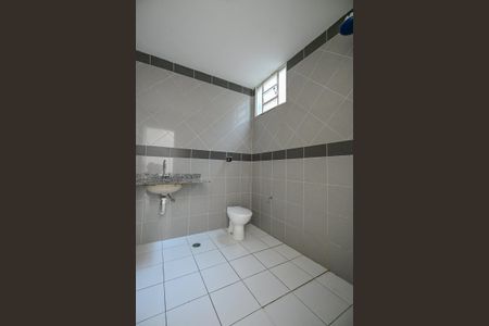 Casa para alugar com 110m², 2 quartos e 2 vagasBanheiro