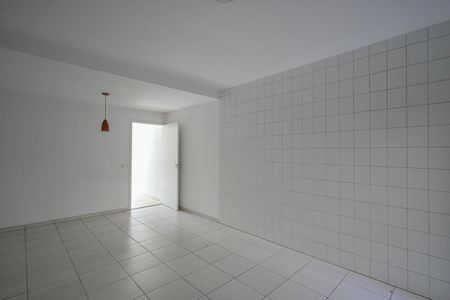 Casa para alugar com 110m², 2 quartos e 2 vagasCozinha