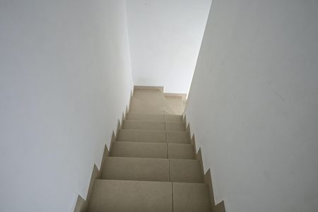 Escada de casa para alugar com 2 quartos, 110m² em Cidade Intercap, Taboão da Serra