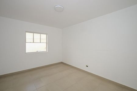Casa para alugar com 110m², 2 quartos e 2 vagasQuarto 1