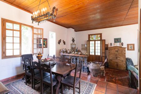 Sala de casa para alugar com 3 quartos, 610m² em Chacara Santa Lucia, Carapicuíba