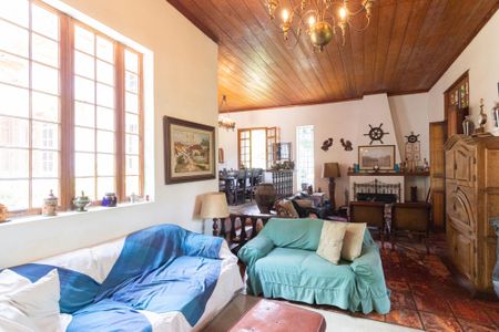 Sala de casa para alugar com 3 quartos, 610m² em Chacara Santa Lucia, Carapicuíba