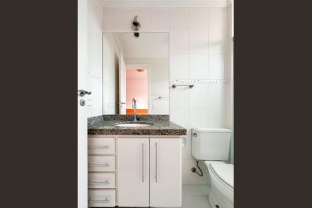 Apartamento à venda com 69m², 3 quartos e 2 vagas Apartamento à venda com 69m², 3 quartos e 2 vagasBanheiro da Suíte