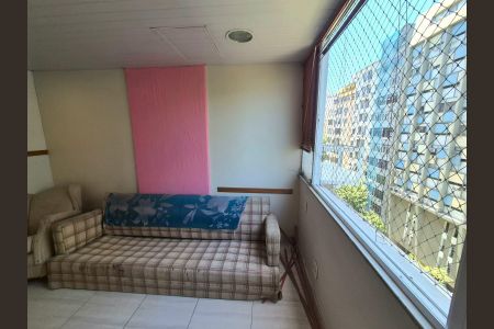 Apartamento à venda com 28m², 1 quarto e sem vaga