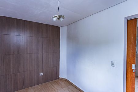Casa para alugar com 50m², 2 quartos e 1 vaga Casa para alugar com 50m², 2 quartos e 1 vagaQuarto