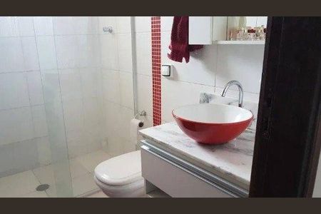 Casa à venda com 3 quartos, 155m² em Parque Maria Domitila, São Paulo