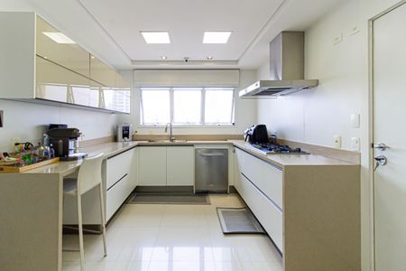 Apartamento à venda com 271m², 4 quartos e 4 vagasCozinha