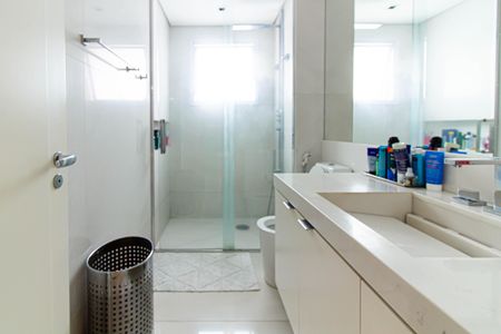 Apartamento à venda com 271m², 4 quartos e 4 vagasBanheiro da Suíte 1