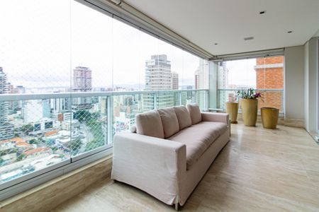 Apartamento à venda com 271m², 4 quartos e 4 vagasVaranda