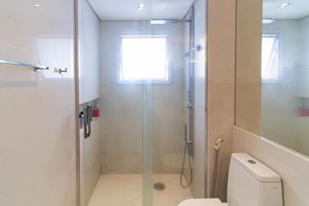 Apartamento à venda com 271m², 4 quartos e 4 vagasBanheiro da Suíte 1