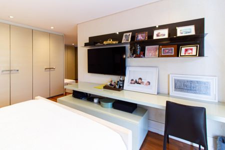 Apartamento à venda com 271m², 4 quartos e 4 vagasSuíte 1