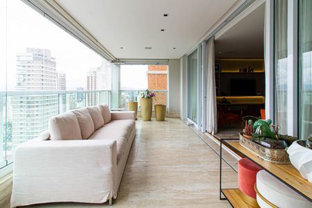 Apartamento à venda com 271m², 4 quartos e 4 vagasVaranda