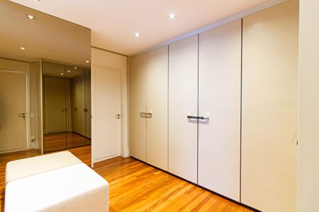 Apartamento à venda com 271m², 4 quartos e 4 vagasSuíte 1