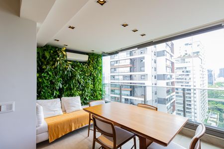 Apartamento à venda com 83m², 2 quartos e 2 vagasVaranda