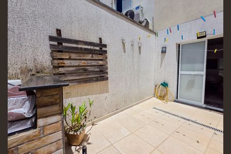 Casa à venda com 142m², 3 quartos e 2 vagas Casa à venda com 142m², 3 quartos e 2 vagasQuintal