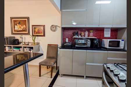 Casa à venda com 142m², 3 quartos e 2 vagas Casa à venda com 142m², 3 quartos e 2 vagasCozinha