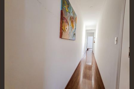 Casa à venda com 142m², 3 quartos e 2 vagas Casa à venda com 142m², 3 quartos e 2 vagasCorredor