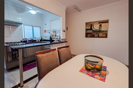 Casa à venda com 142m², 3 quartos e 2 vagas Casa à venda com 142m², 3 quartos e 2 vagasSala de Jantar