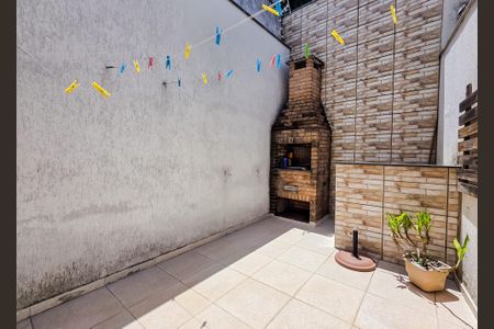 Casa à venda com 142m², 3 quartos e 2 vagas Casa à venda com 142m², 3 quartos e 2 vagasQuintal