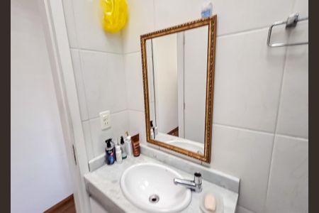 Casa à venda com 142m², 3 quartos e 2 vagas Casa à venda com 142m², 3 quartos e 2 vagasEspelho