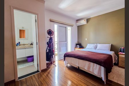 Casa à venda com 142m², 3 quartos e 2 vagas Casa à venda com 142m², 3 quartos e 2 vagasSuíte