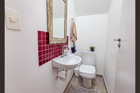 Casa à venda com 142m², 3 quartos e 2 vagas Casa à venda com 142m², 3 quartos e 2 vagasLavabo