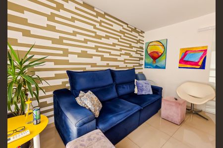 Casa à venda com 142m², 3 quartos e 2 vagas Casa à venda com 142m², 3 quartos e 2 vagasSala