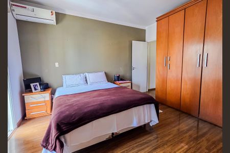 Casa à venda com 142m², 3 quartos e 2 vagas Casa à venda com 142m², 3 quartos e 2 vagasSuíte