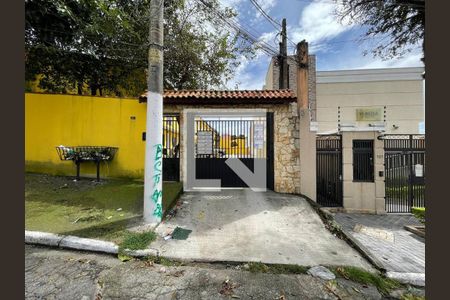 Casa para alugar com 60m², 2 quartos e 1 vagaFachada