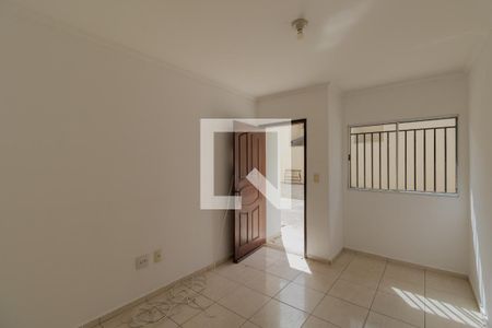 Casa para alugar com 60m², 2 quartos e 1 vagaSala
