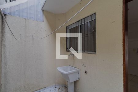 Casa para alugar com 60m², 2 quartos e 1 vagaÁrea de serviço