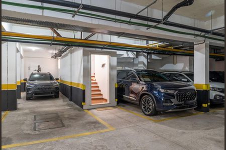 Casa de condomínio à venda com 205m², 3 quartos e 3 vagas Casa de condomínio à venda com 205m², 3 quartos e 3 vagasEstacionamento