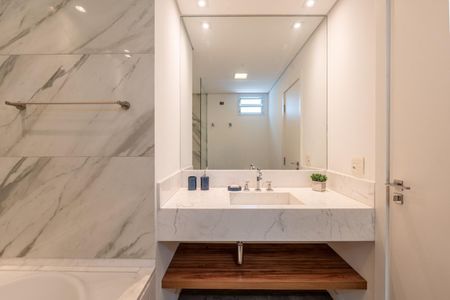 Casa de condomínio à venda com 205m², 3 quartos e 3 vagas Casa de condomínio à venda com 205m², 3 quartos e 3 vagasBanheiro