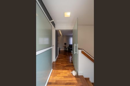 Casa de condomínio à venda com 205m², 3 quartos e 3 vagas Casa de condomínio à venda com 205m², 3 quartos e 3 vagasCorredor