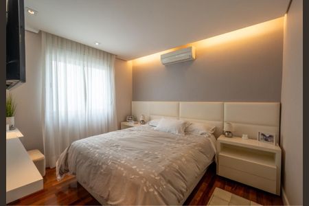 Casa de condomínio à venda com 205m², 3 quartos e 3 vagas Casa de condomínio à venda com 205m², 3 quartos e 3 vagasQuarto