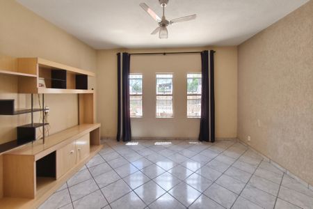 Sala de Estar de casa para alugar com 3 quartos, 300m² em Parque Universitario de Viracopos, Campinas