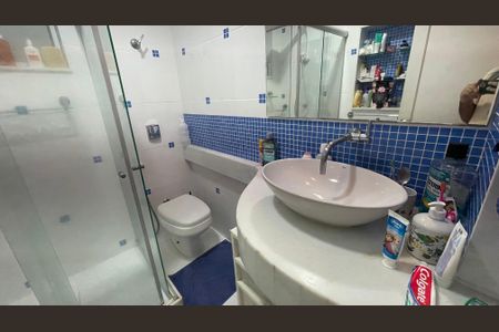 Apartamento à venda com 77m², 2 quartos e 1 vaga Apartamento à venda com 77m², 2 quartos e 1 vagaBanheiro Social